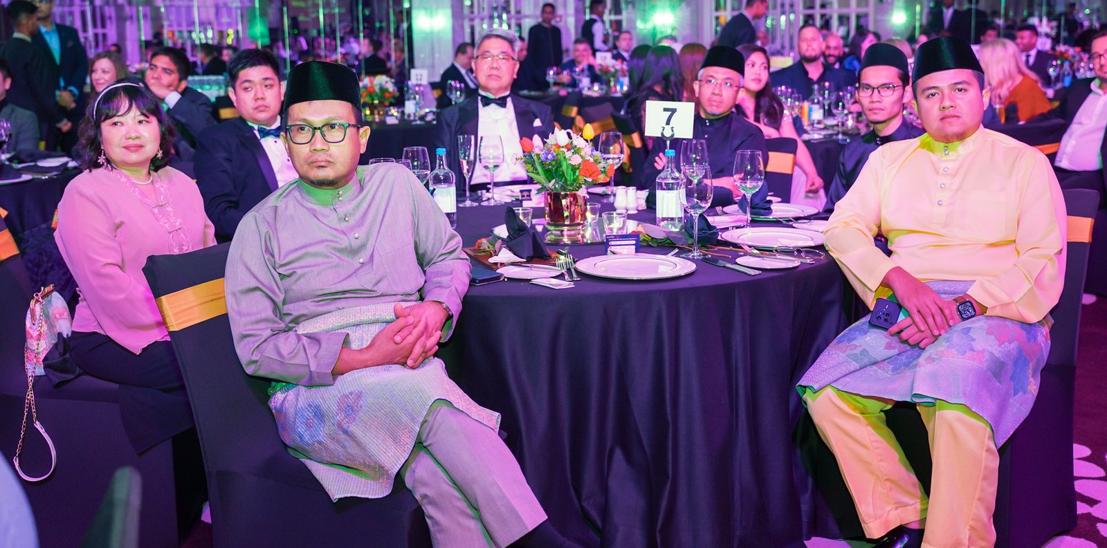 Comparison of national awards for excellence and global public service awards programmes